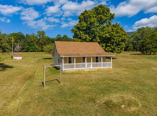 32 Old Sandbank Ln, Raphine, VA 24472