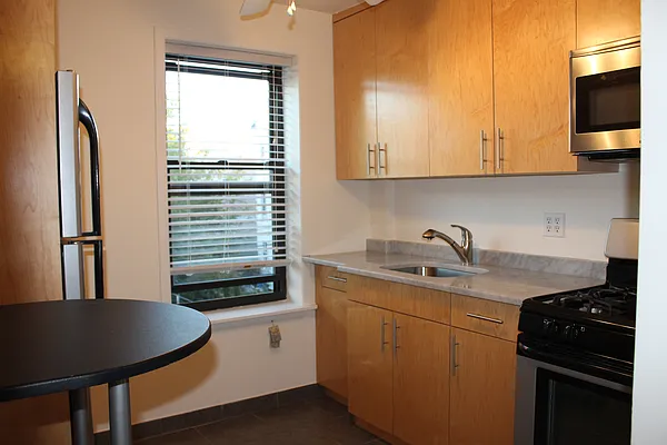 Rented by Block & Lot Real Estate | media 44