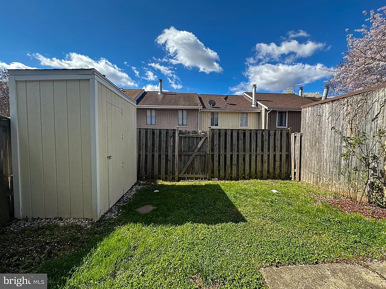 13327 Schwenger Pl — Photo 23