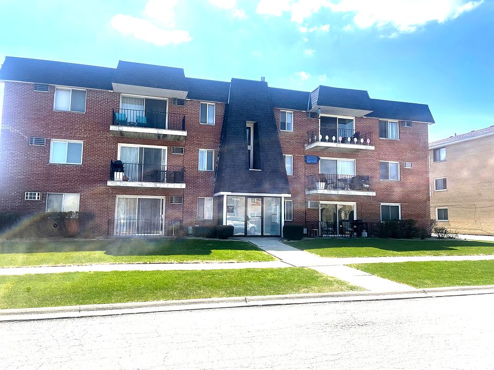 1st image of 12900 Crestbrook Ct APT 3