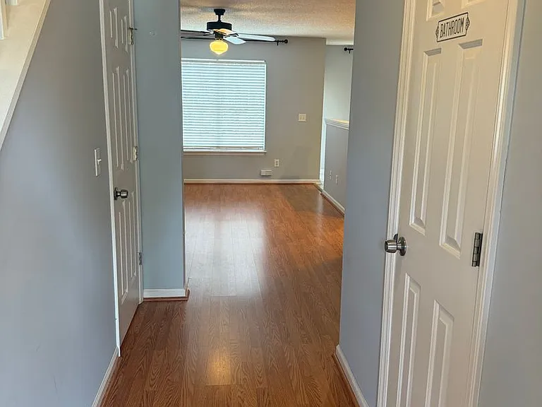 5048 Bartholomews Ln — Photo 2