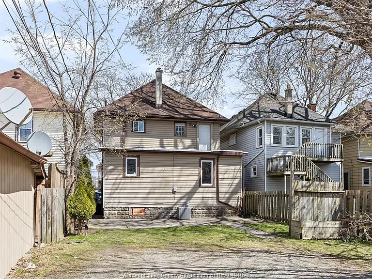 835 Moy Ave #UPPER — Photo 11