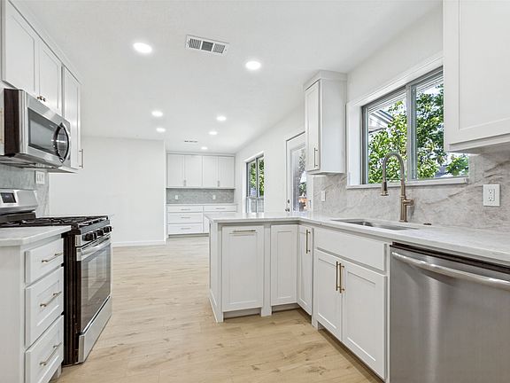 2nd image of 502 Rorary Dr