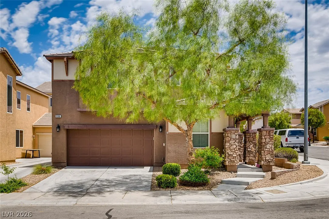 5 bed, 4.0 bath, 2407 sqft, $3,000 — Photo 2