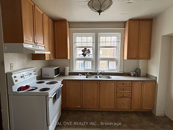 4th image of 93 Peppler St