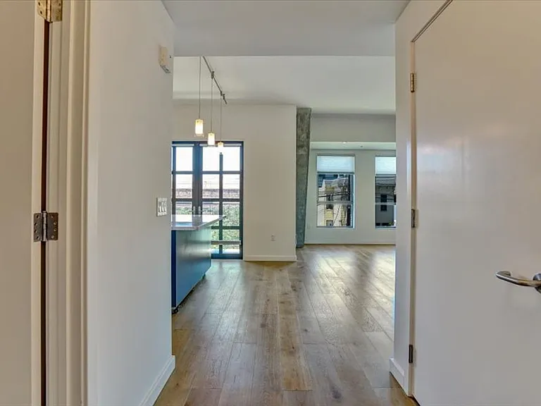 2125 Bryant St #308 — Photo 10