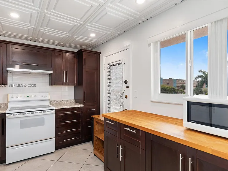 301 NE 14th Ave #307 — Photo 34
