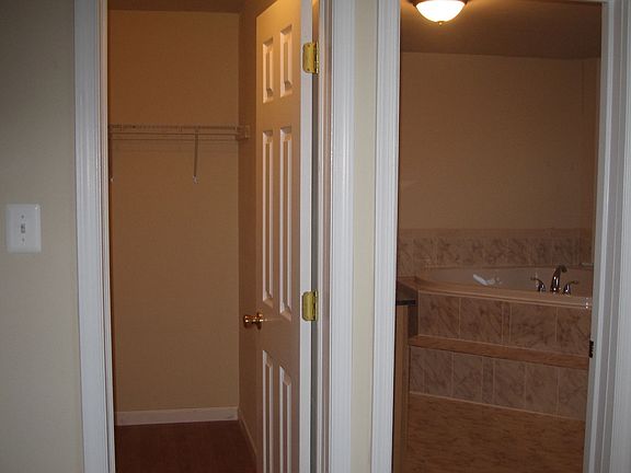 5th image of 234 W Earlham Ter