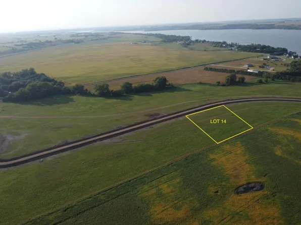 14 Oak Creek Cir, Big Stone City, SD 57216