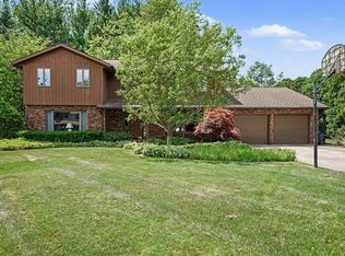 2616 Oakbrook Dr, Saint Joseph, MI 49085