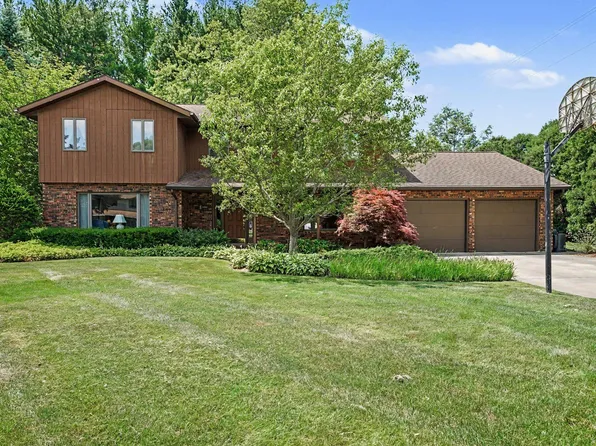 2616 Oakbrook Dr, Saint Joseph, MI 49085