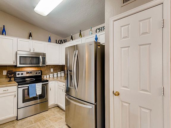 3rd image of 13012 W Mauna Loa Ln