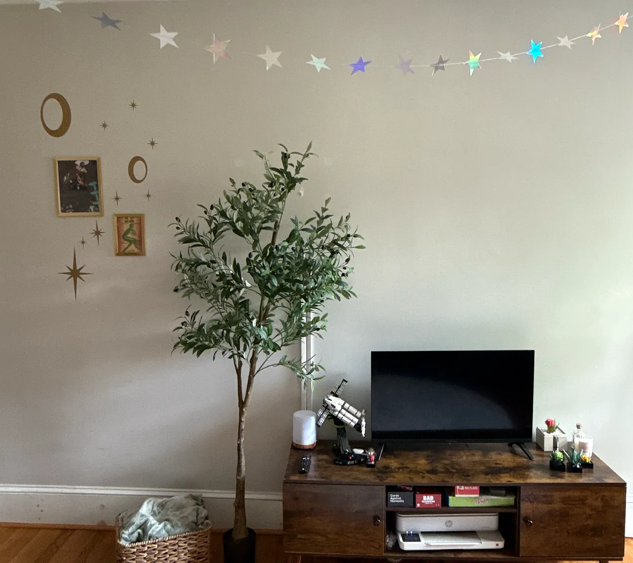 1 bed, 9999 sqft, $2,400 — Photo 3
