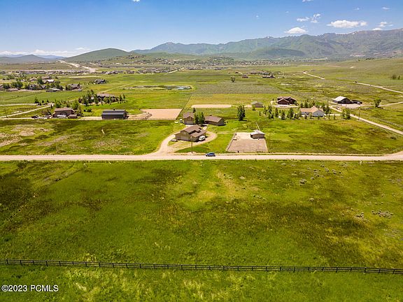 4th image of 299 E Wasatch Way