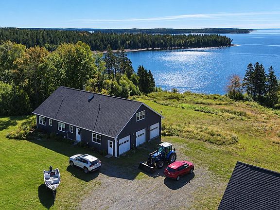 3rd image of 2285 Port Malcolm Rd