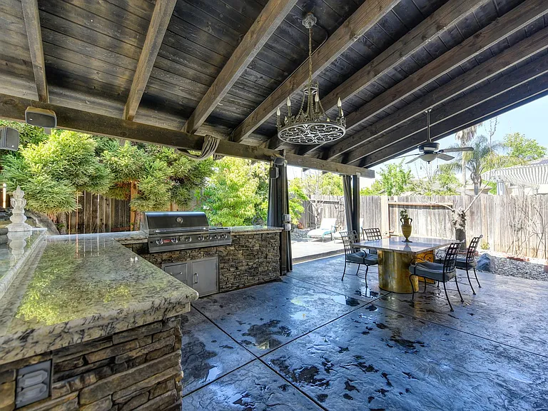 4709 Wyndview Dr — Photo 8