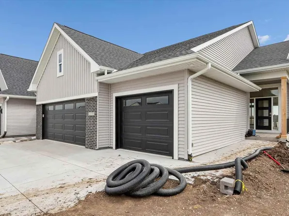 2177 Oak Terrace Ave, North Liberty, IA 52317
