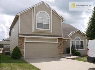 1013 Parkside Ct, Raymore, MO 64083