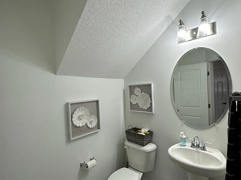 673 Fairview Cir — Photo 16