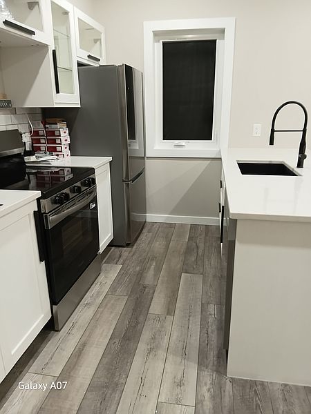 Winnipeg Apartment for rent - 3 Bedrooms — photo 2