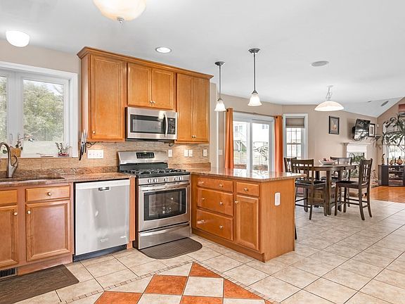 5th image of 115 Cherrywood Dr
