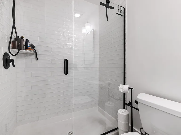 223 Saratoga St #202 — Photo 8