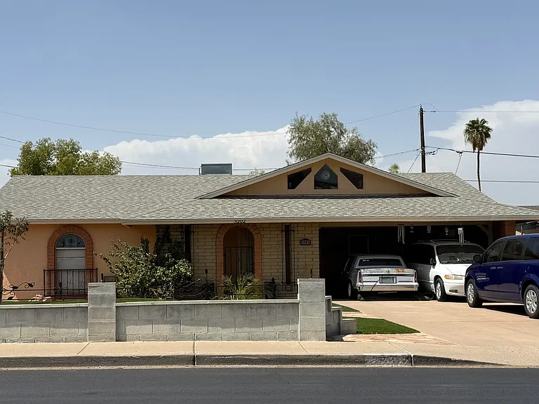 3131 E Sweetwater Ave — Photo 2