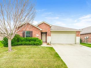 800 Cliffmere Dr, Arlington, TX 76002