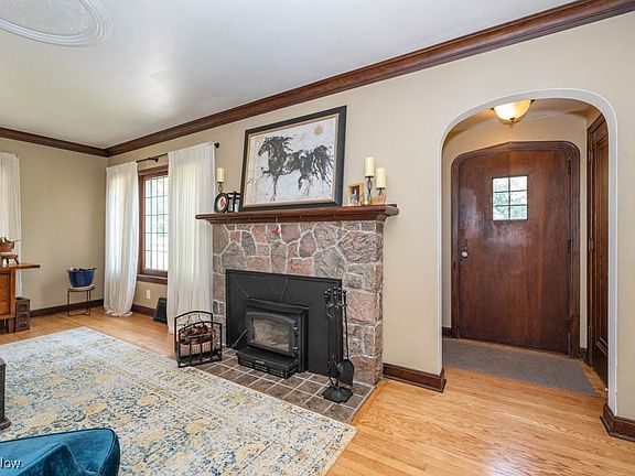 3rd image of 3538 Glenmere Dr