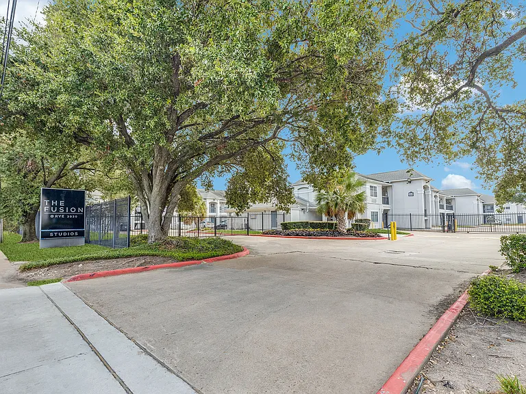 Welcome to Fusion at Rye _ where comfort meets modern living in Houston.