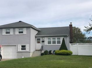 22 Ford Dr W, Massapequa, NY 11758