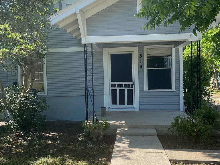 519 E Pine St — Photo 2