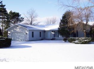8 Upper Woods Cir, New Hartford, NY 13413