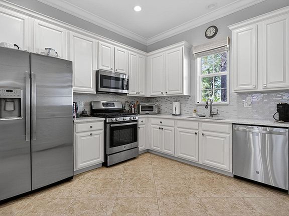 4th image of 47 Stoney Drive