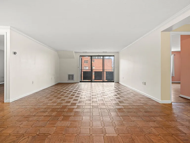 12 9th St #502 — Photo 2