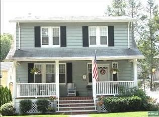 292 Hickory Ave, Bergenfield, NJ 07621