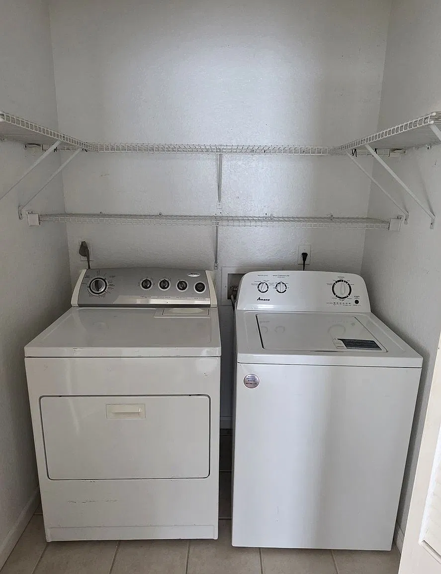 Luxury Condos. One bedroom one bath — Photo 2