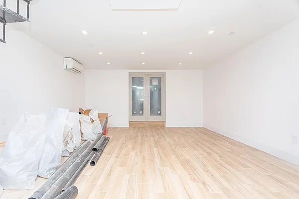 Rented by Brooklyn Group | media 20