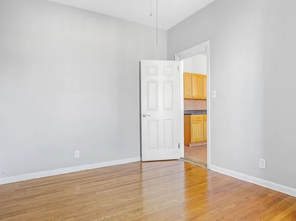 128 Oak Street image 16 of 20