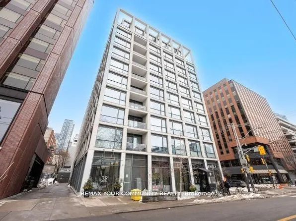 39 Brant St #Penthouse 11, Toronto, ON M5V 0M8