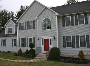 42 Meadowbrook Rd, Franklin, MA 02038