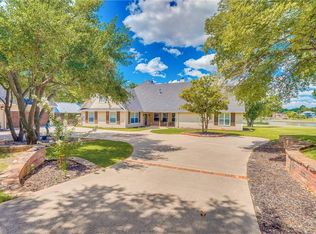 123 Blackfoot Trl, Lake Kiowa, TX 76240