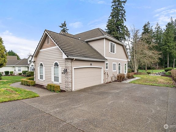 3rd image of 4032 Campus Green Drive NE