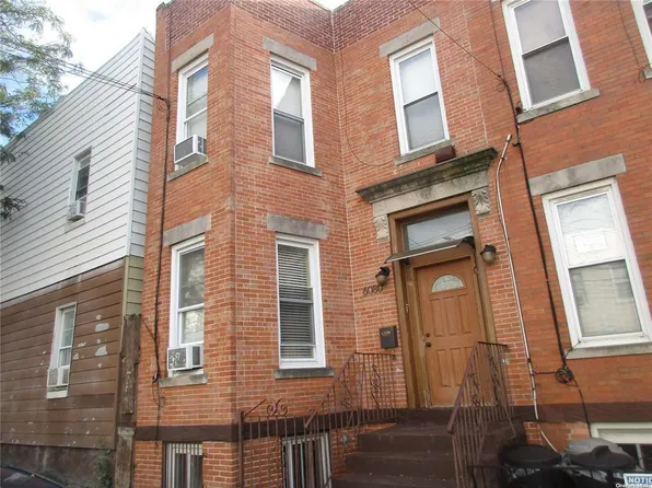 60-80 54th Place, Maspeth, NY 11378