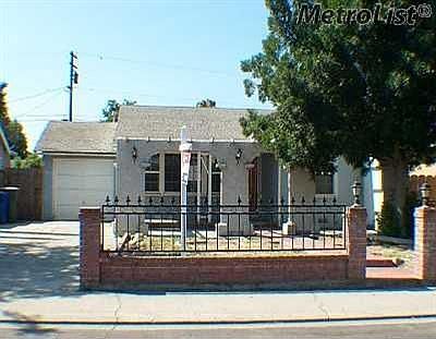 3rd image of 2020 Hollister St