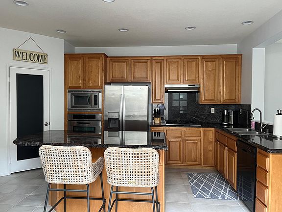 4th image of 16640 Honeybrook Ave