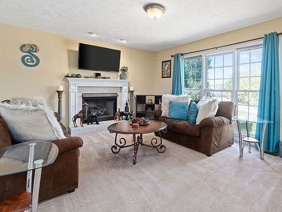 4th image of 377 Bosca Ct