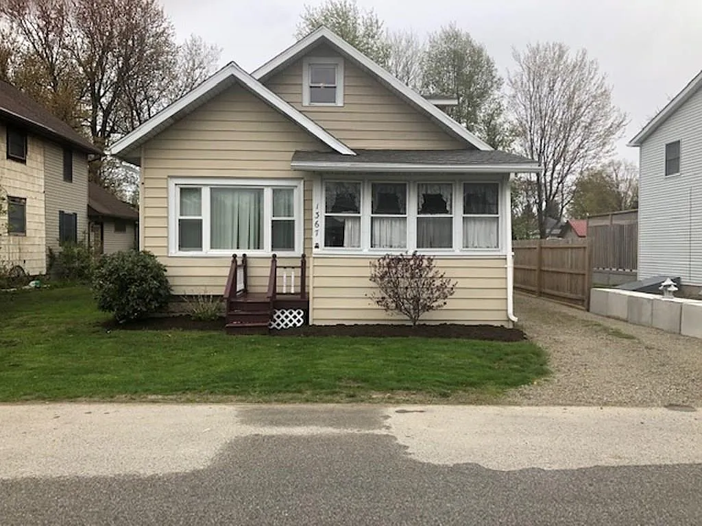 1367 Prendergast St photo 1