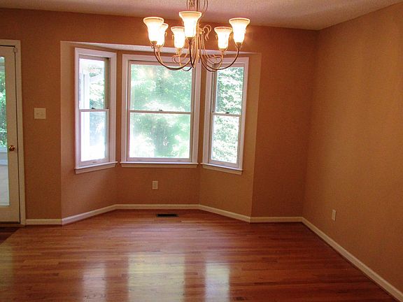 5th image of 6605 Wateroak Dr