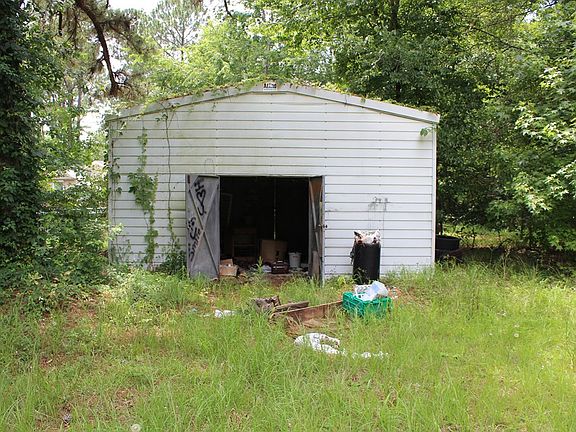 3rd image of 826 Lake Gale Dr